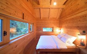 Granaries Pear & Walnut